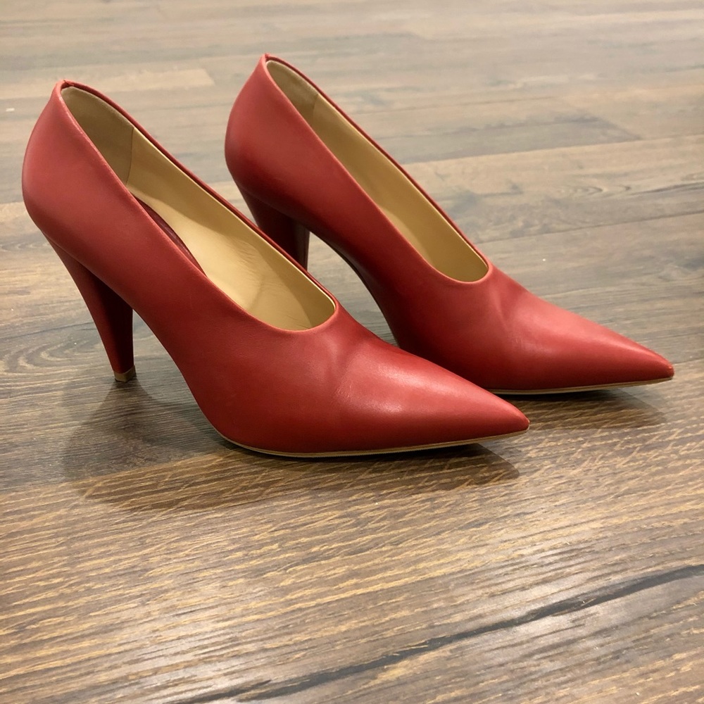 Max Mara Pointed Red Leather Runway Pump